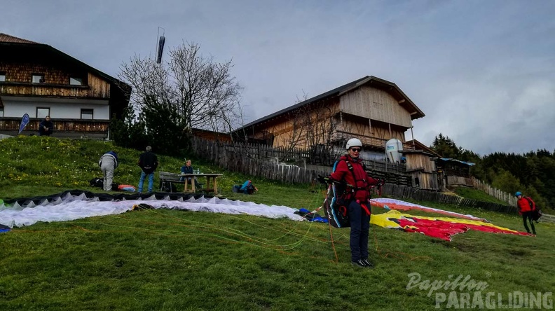 DH21.19_Paragliding-Luesen-187.jpg