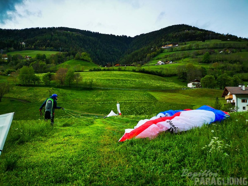 DH21.19 Paragliding-Luesen-199