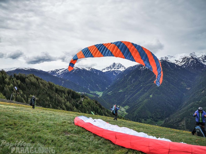 DH21.19 Paragliding-Luesen-223