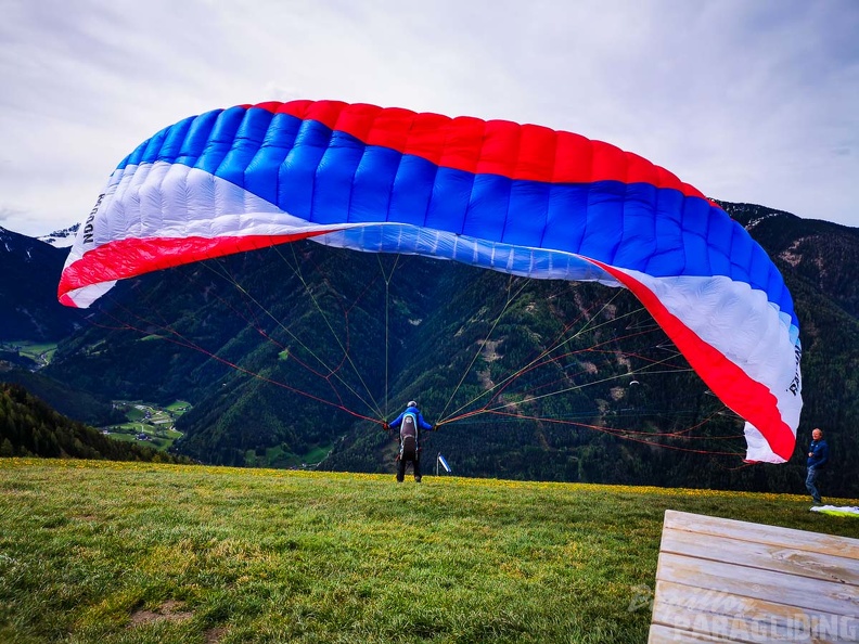 DH21.19 Paragliding-Luesen-224