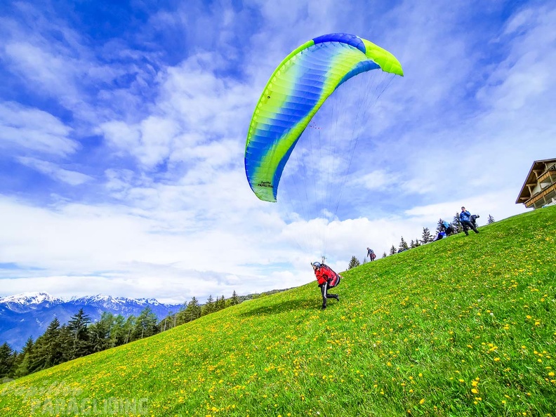 DH21.19 Paragliding-Luesen-235