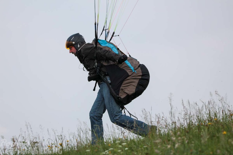 DH32.19_Luesen_Paragliding-131.jpg