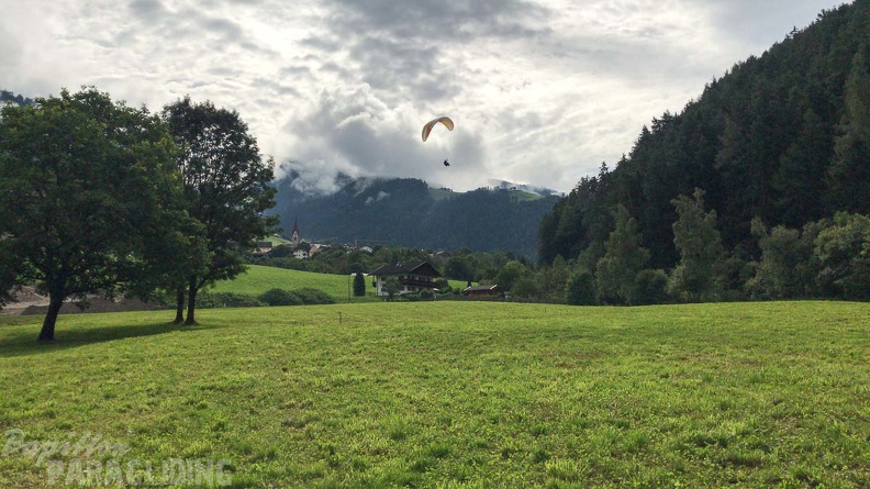 DH32.19_Luesen_Paragliding-148.jpg