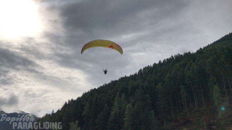 DH32.19_Luesen_Paragliding-150.jpg