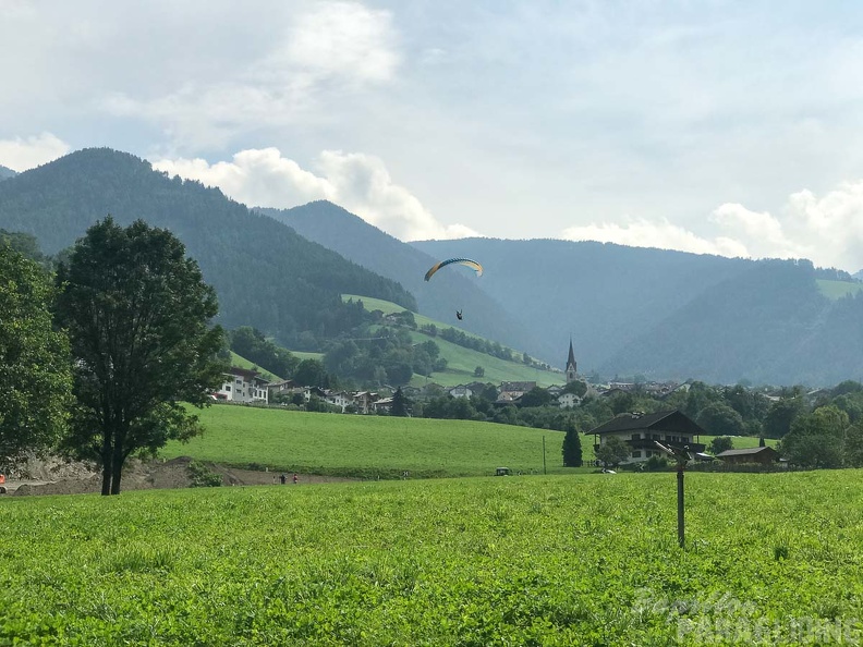 DH32.19 Luesen Paragliding-191