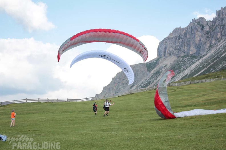 DH32.19_Luesen_Paragliding-274.jpg