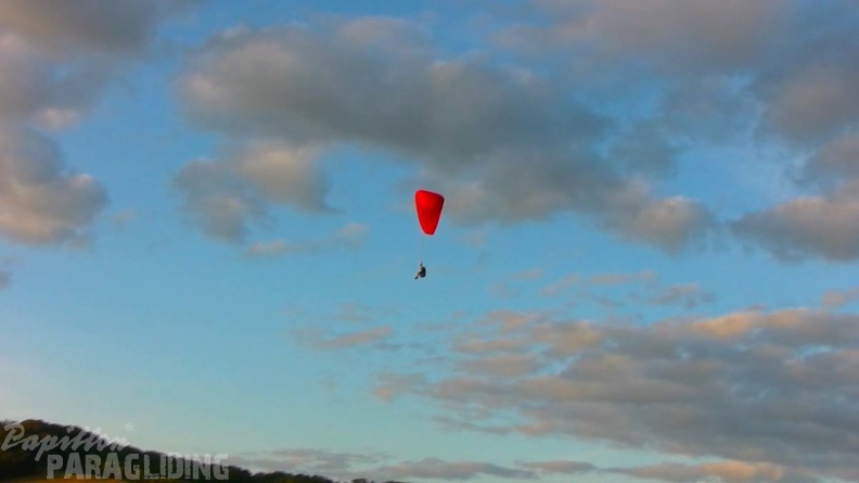 Luesen Paragliding NG-1050