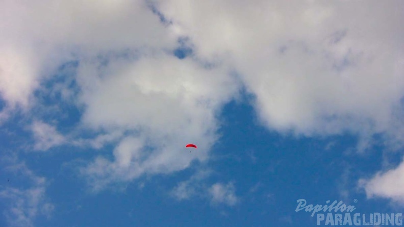 Luesen Paragliding NG-1068