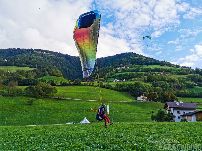 DH40.19 Luesen-Gleitschirmfliegen-176