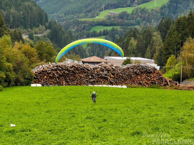 DH40.19 Luesen-Gleitschirmfliegen-198