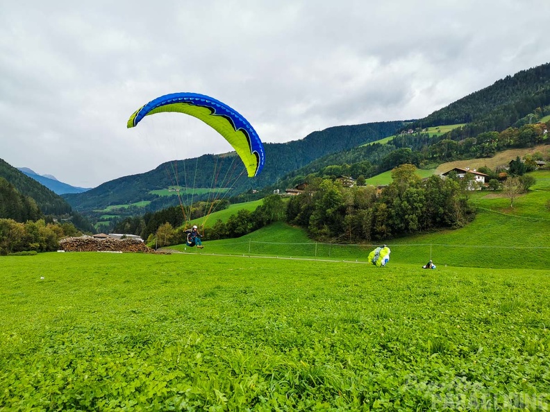 DH40.19 Luesen-Gleitschirmfliegen-199