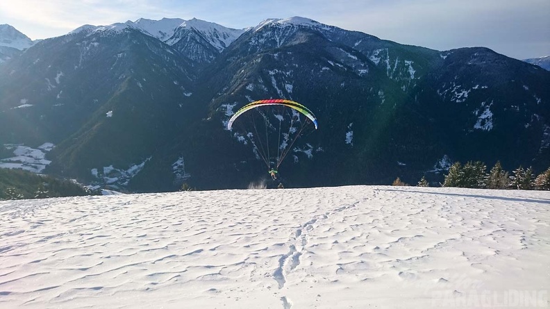 DH52.19 Luesen-Paragliding-Winter-130