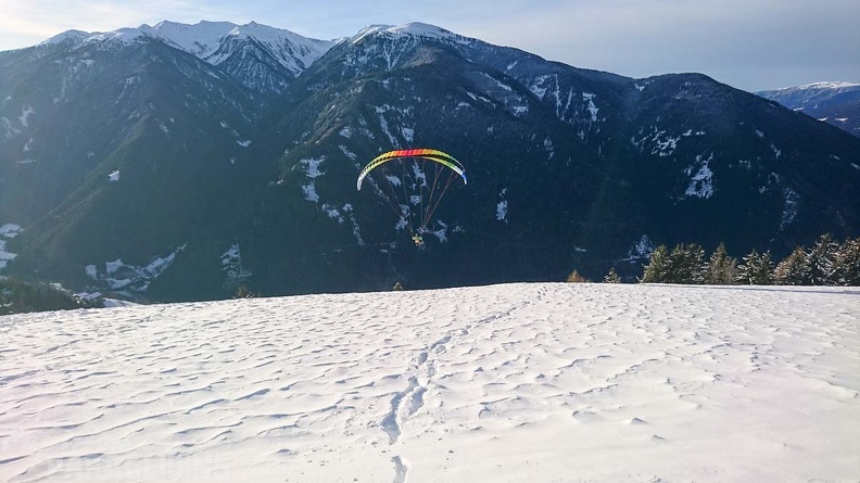 DH52.19 Luesen-Paragliding-Winter-131