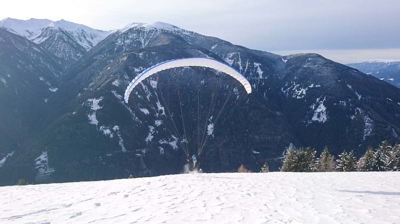 DH52.19_Luesen-Paragliding-Winter-150.jpg