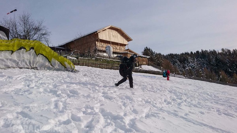 DH52.19_Luesen-Paragliding-Winter-167.jpg