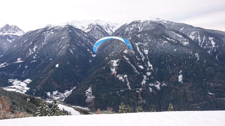 DH52.19_Luesen-Paragliding-Winter-174.jpg