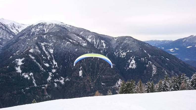 DH52.19 Luesen-Paragliding-Winter-178