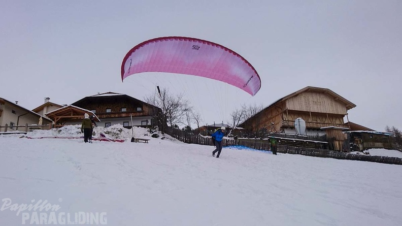 DH52.19_Luesen-Paragliding-Winter-184.jpg