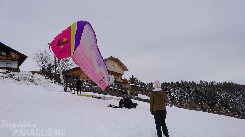 DH52.19_Luesen-Paragliding-Winter-200.jpg