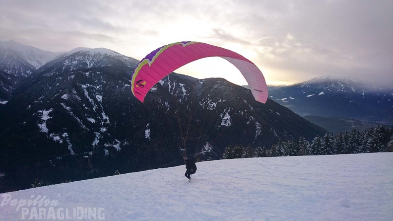 DH52.19_Luesen-Paragliding-Winter-206.jpg