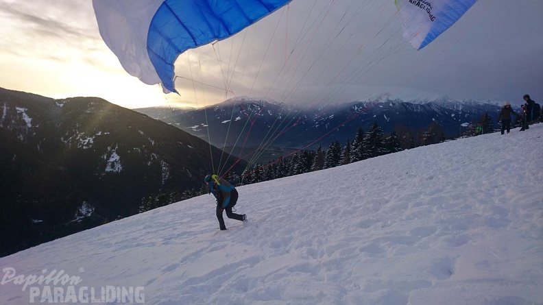 DH52.19_Luesen-Paragliding-Winter-208.jpg