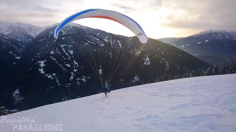 DH52.19_Luesen-Paragliding-Winter-209.jpg