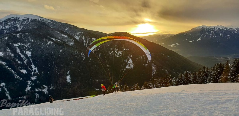DH52.19 Luesen-Paragliding-Winter-220