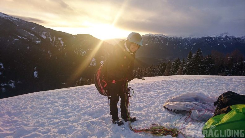 DH52.19 Luesen-Paragliding-Winter-226