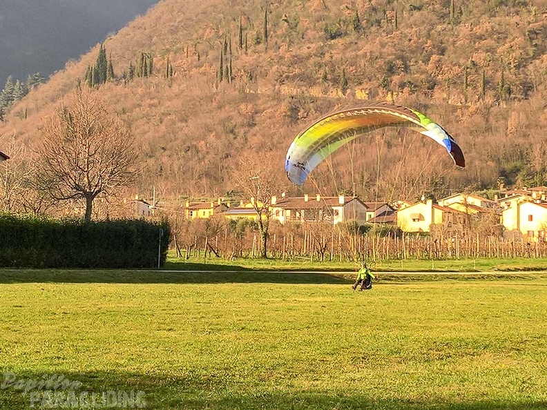 DH52.19 Luesen-Paragliding-Winter-311