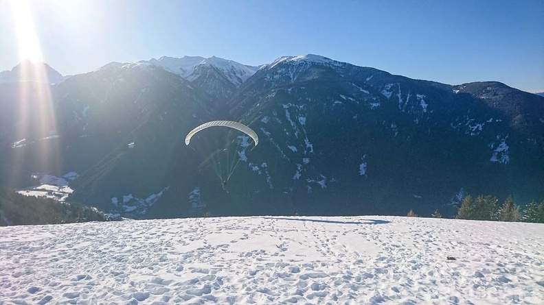 DH52.19 Luesen-Paragliding-Winter-395