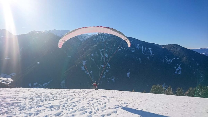 DH52.19 Luesen-Paragliding-Winter-399