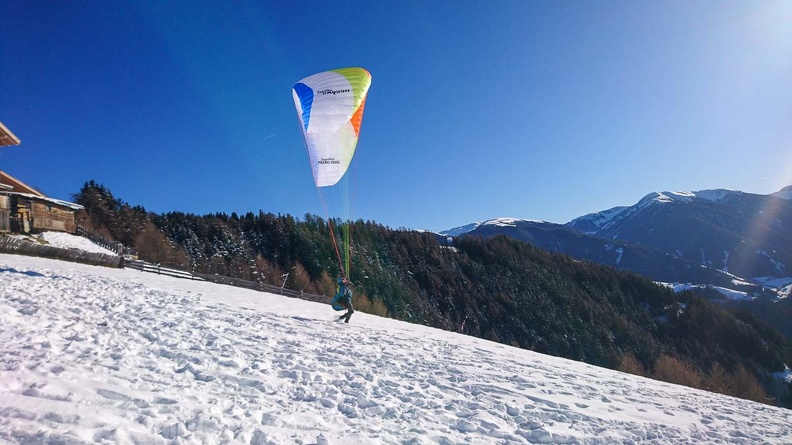 DH52.19_Luesen-Paragliding-Winter-415.jpg