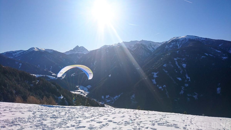 DH52.19 Luesen-Paragliding-Winter-418