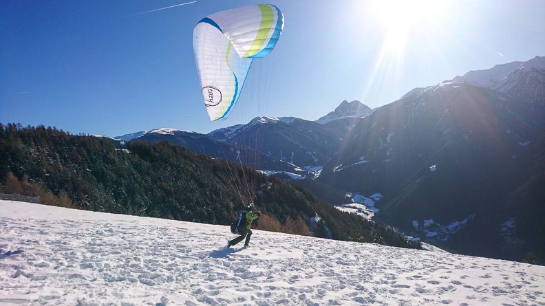 DH52.19_Luesen-Paragliding-Winter-420.jpg