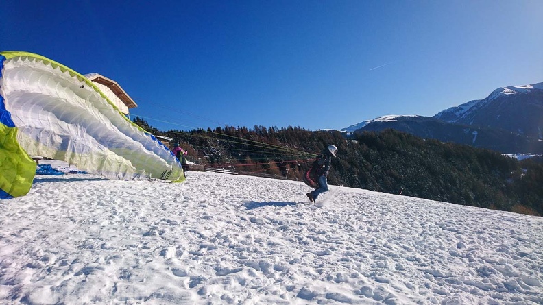 DH52.19 Luesen-Paragliding-Winter-422