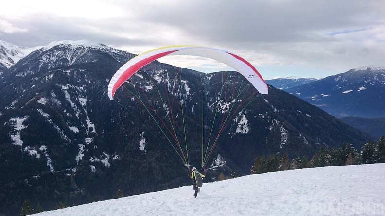 DH52.19 Luesen-Paragliding-Winter-465