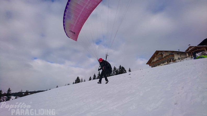 DH52.19_Luesen-Paragliding-Winter-480.jpg