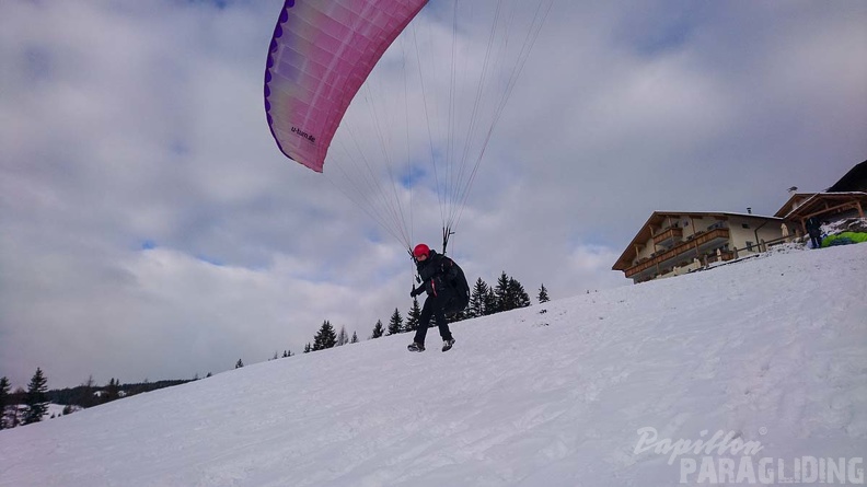 DH52.19_Luesen-Paragliding-Winter-480.jpg