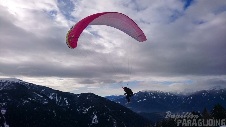 DH52.19 Luesen-Paragliding-Winter-481