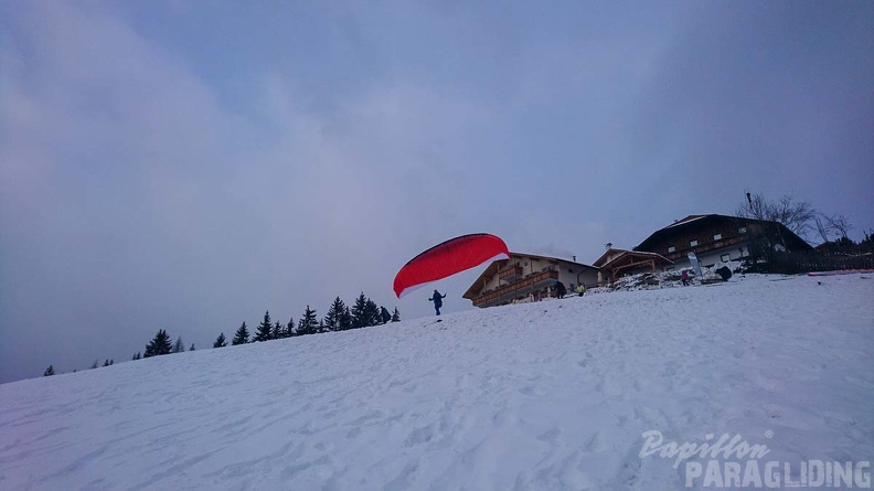 DH52.19 Luesen-Paragliding-Winter-493