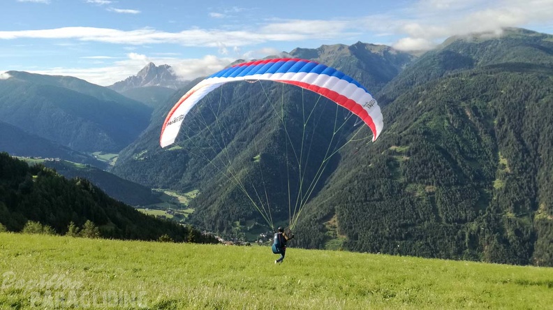DH29.20_Luesen-Paragliding-274.jpg
