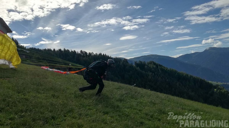 DH29.20 Luesen-Paragliding-294