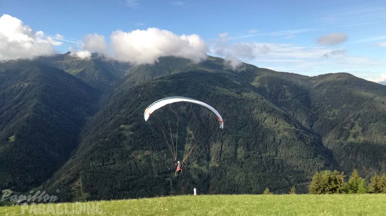 DH29.20 Luesen-Paragliding-304