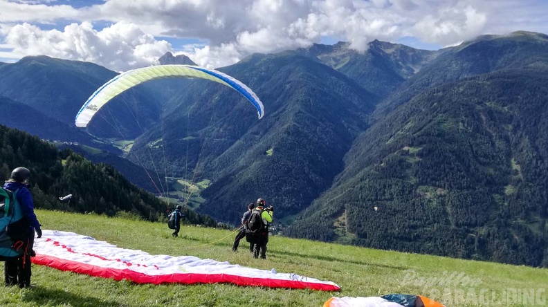 DH29.20 Luesen-Paragliding-312