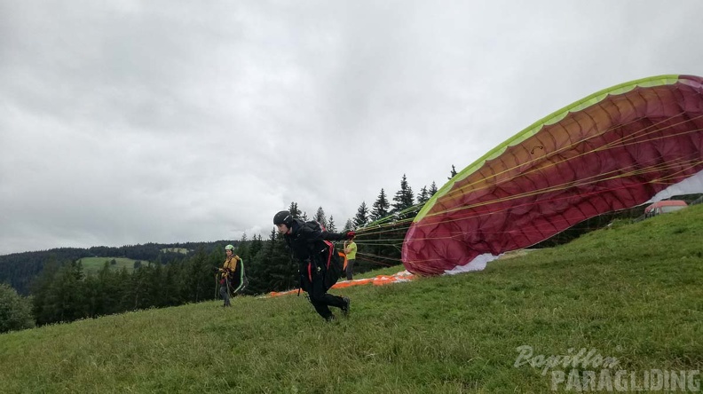 DH29.20 Luesen-Paragliding-316