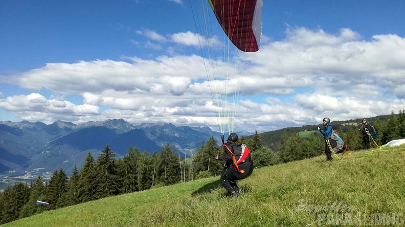 DH29.20 Luesen-Paragliding-331