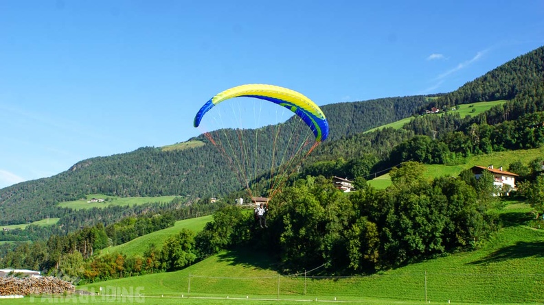 Luesen_D34.20_Paragliding-233.jpg
