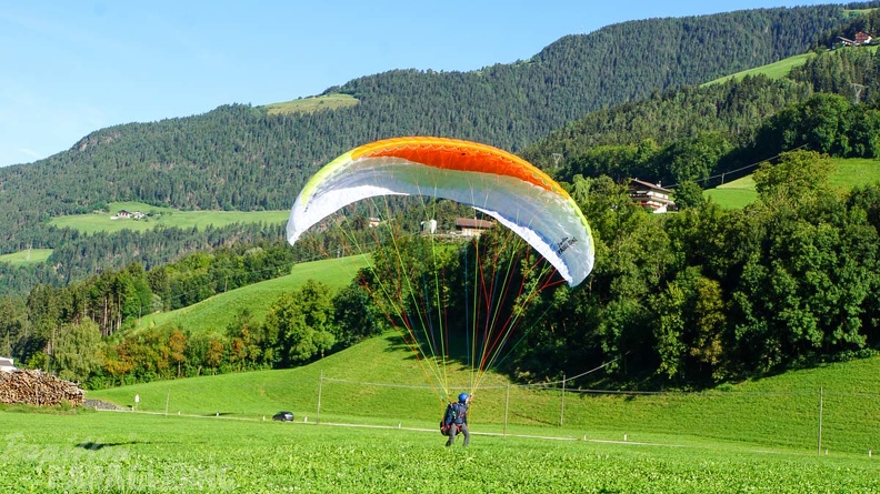 Luesen_D34.20_Paragliding-240.jpg