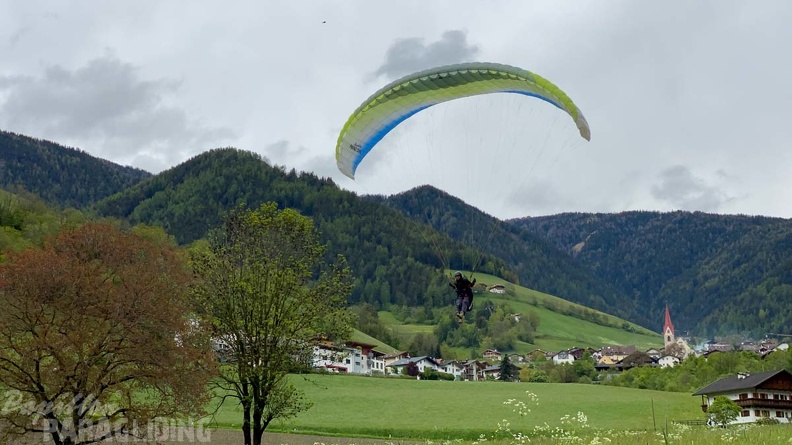 DH21.21-Luesen-Paragliding-144