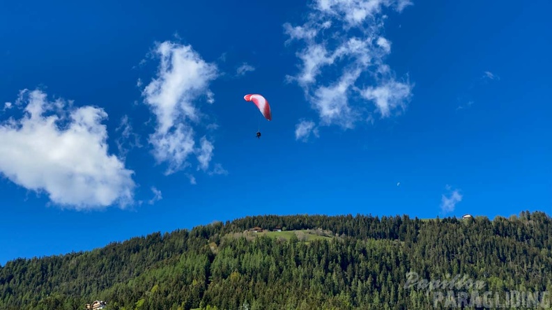 DH21.21-Luesen-Paragliding-170